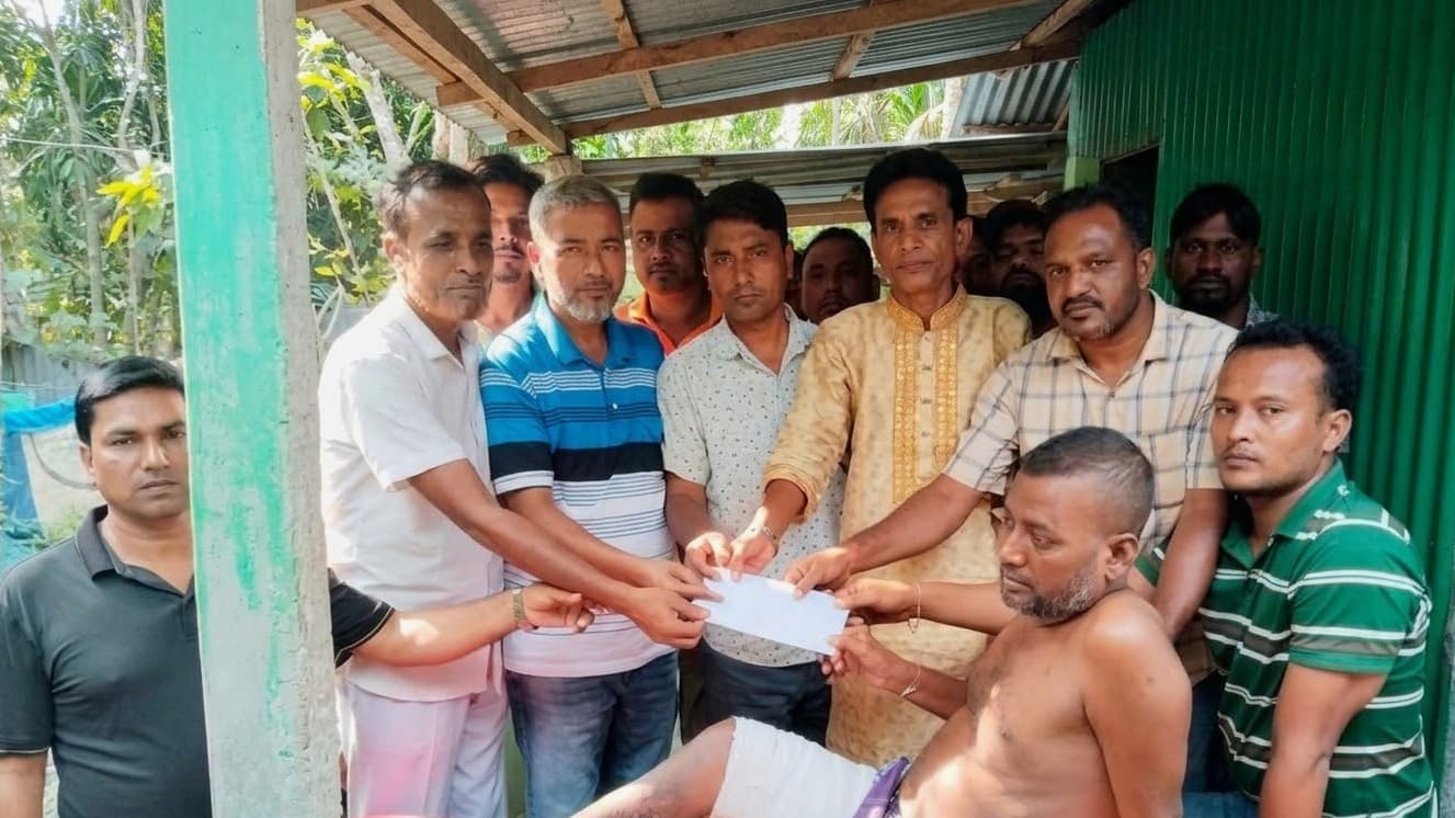 দুর্ঘটনায় পঙ্গু সিএনজিচালক আবু হাসানের পাশে দাঁড়ালেন আসিফ সিরাজ রব্বানী
