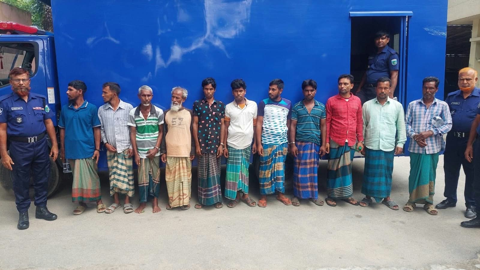 ধুনটে পুলিশের বড় সাফল্য: পরোয়ানাভুক্ত ১১ আসামি গ্রেপ্তার